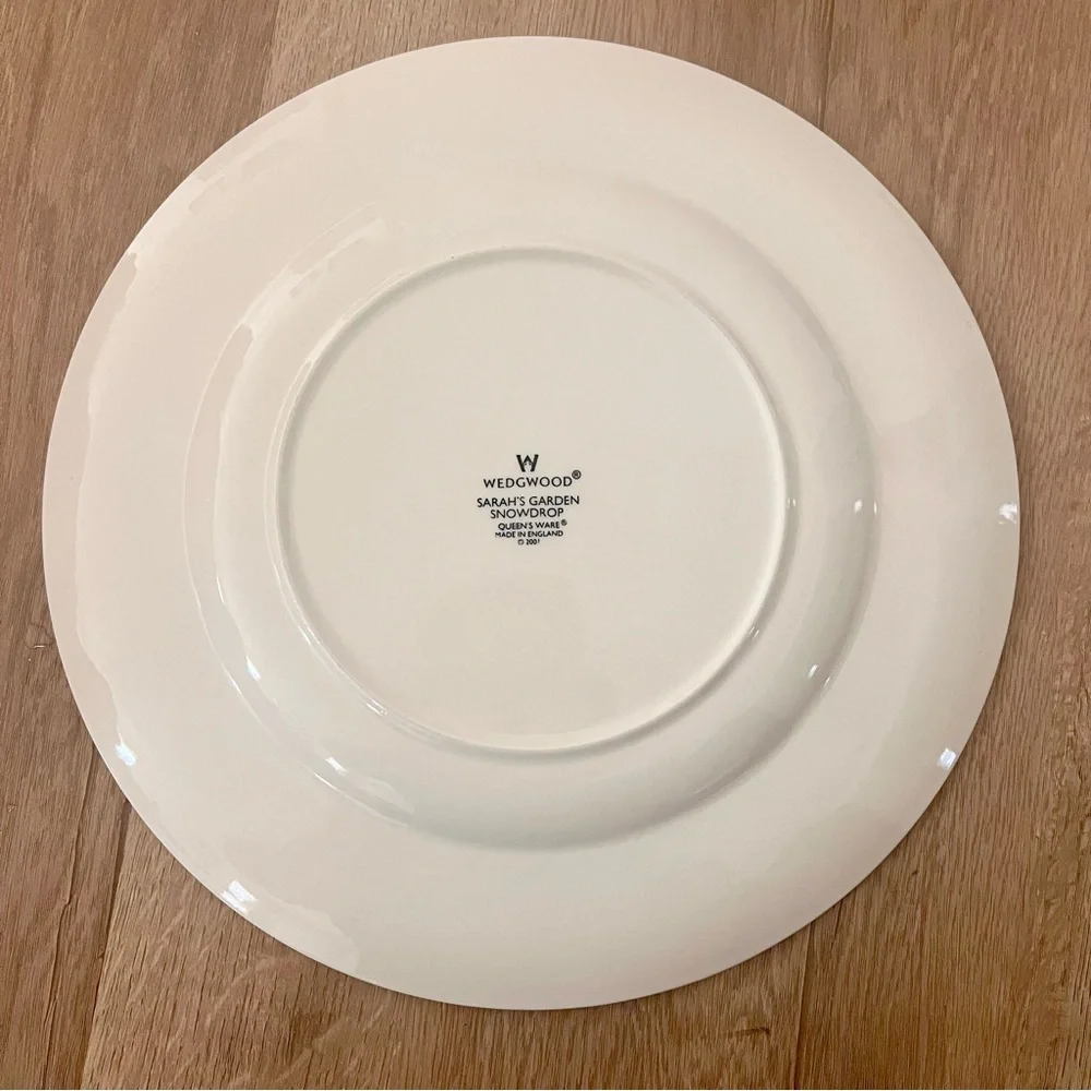 WEDGWOOD Sarah's Garden Snowdrop Blue Dinner Plate 10.75” RARE DISCONTINUED‎